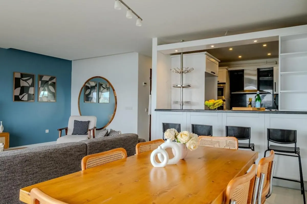 Bosphorus View With Spacious 3 Bedrooms Istanbul